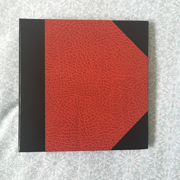 Red photo album - Picture 1 of 2